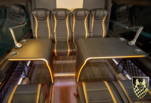 Eine Auswahl an Fahrzeugen für den Shuttle Service.