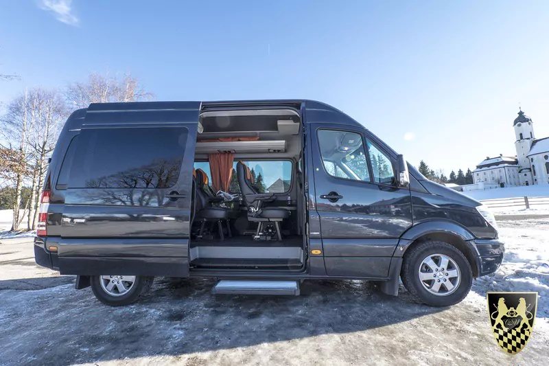 Ski Transfer vom Flughafen München nach Kitzbühel mit Mini Van oder Limousine und Chauffeur