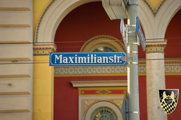 Flughafentransfer oder Event Shuttle mit Fahrer