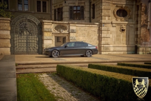 Glitzernde pinke Stretchlimousine in München und Umgebung